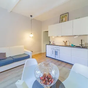 Armadillo House - Elegante Casa A Parma